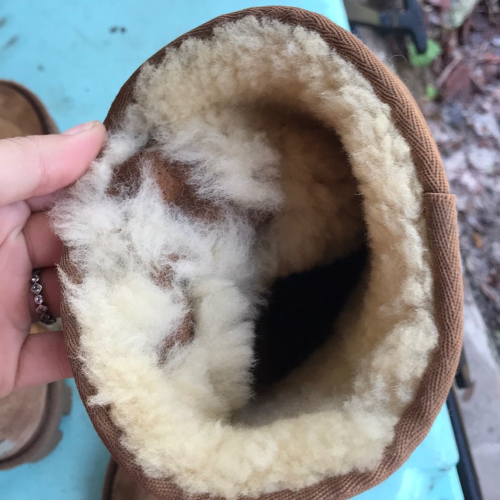 UGG Boot - Picture 3 of 4